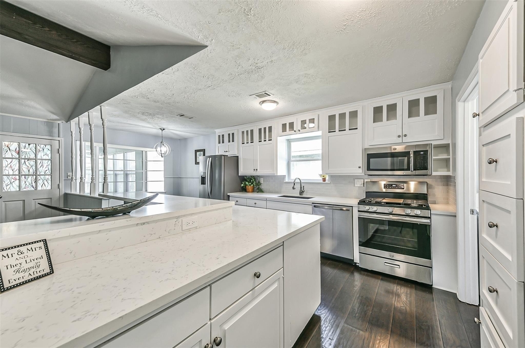 863 Seamaster Drive - Photo 17