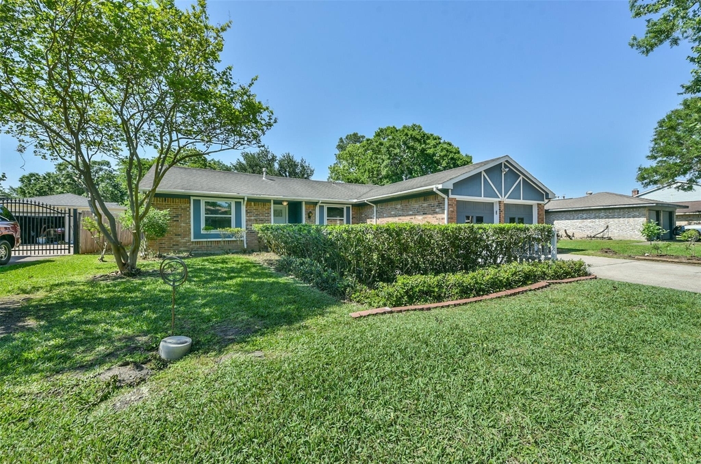 863 Seamaster Drive - Photo 2