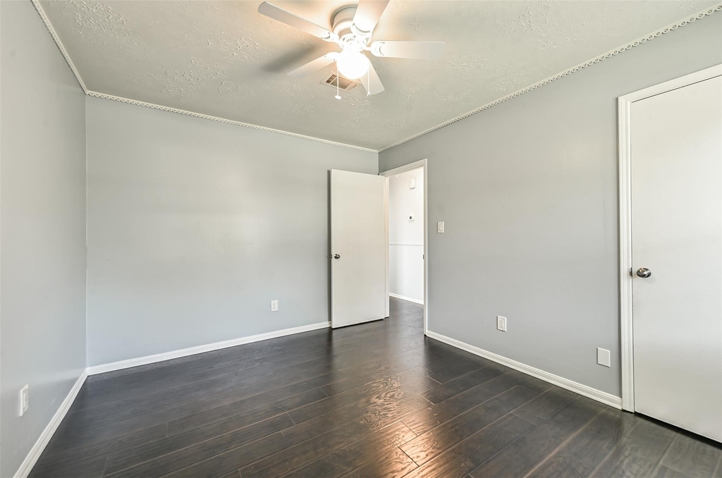 863 Seamaster Drive - Photo 31