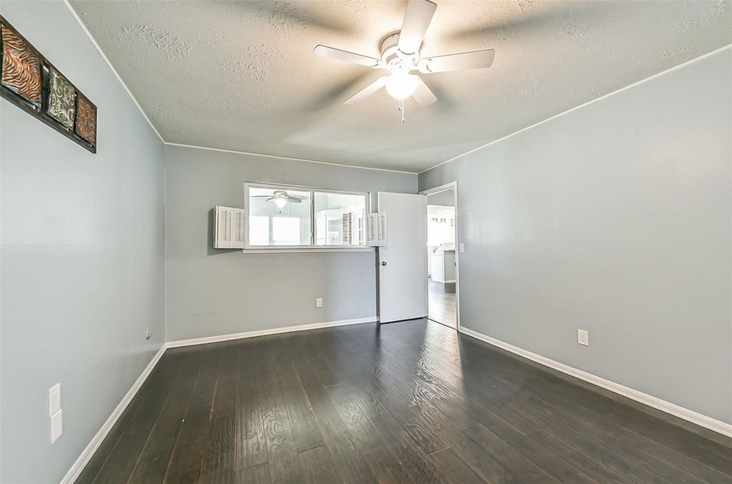 863 Seamaster Drive - Photo 26