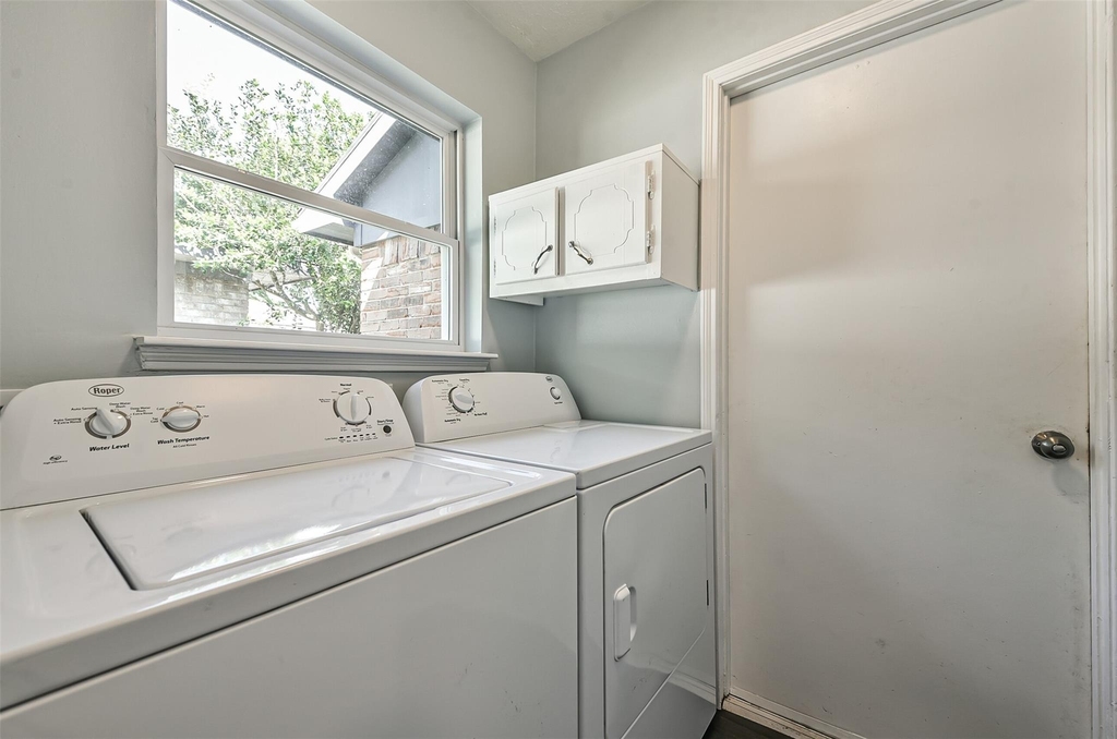 863 Seamaster Drive - Photo 35