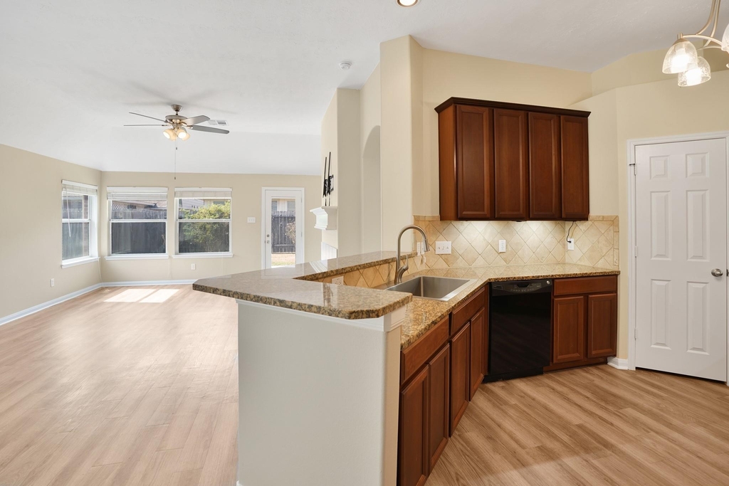 21558 Duke Alexander Drive - Photo 16