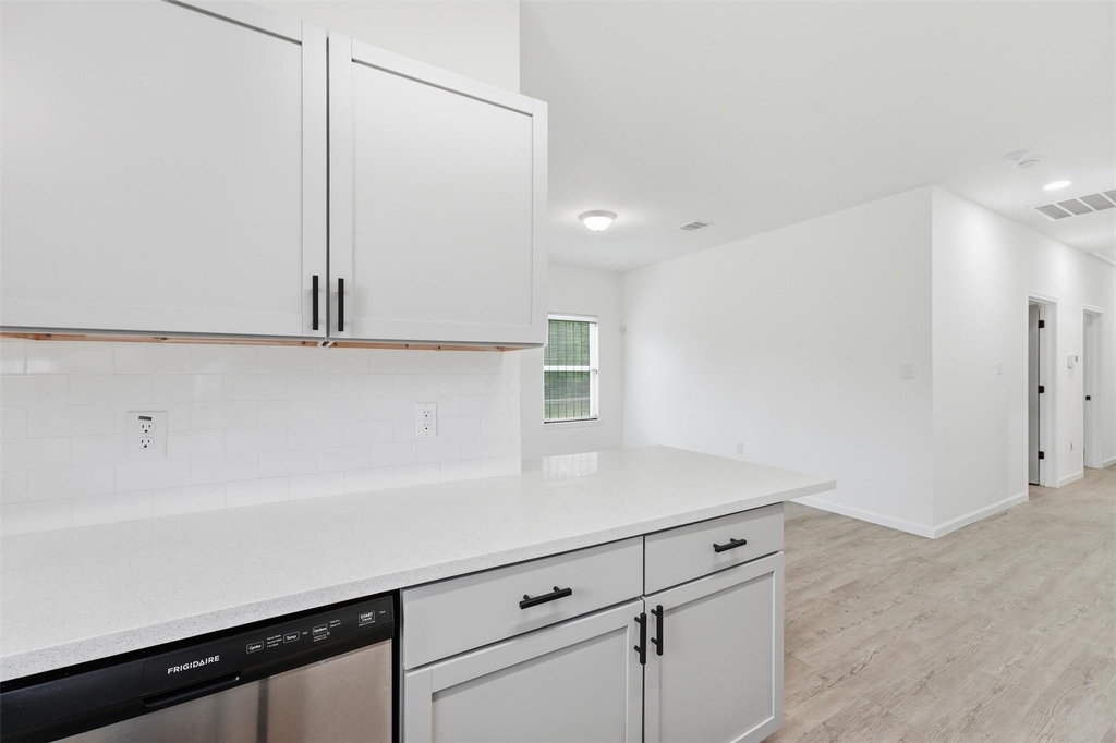 319 N Carolina Street - Photo 10