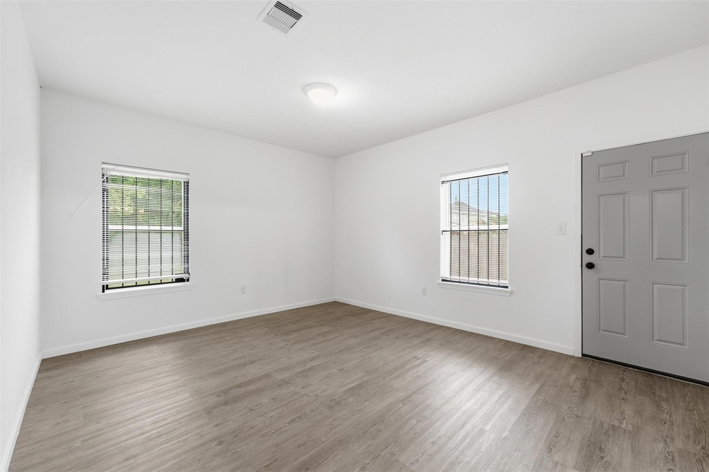 319 N Carolina Street - Photo 15