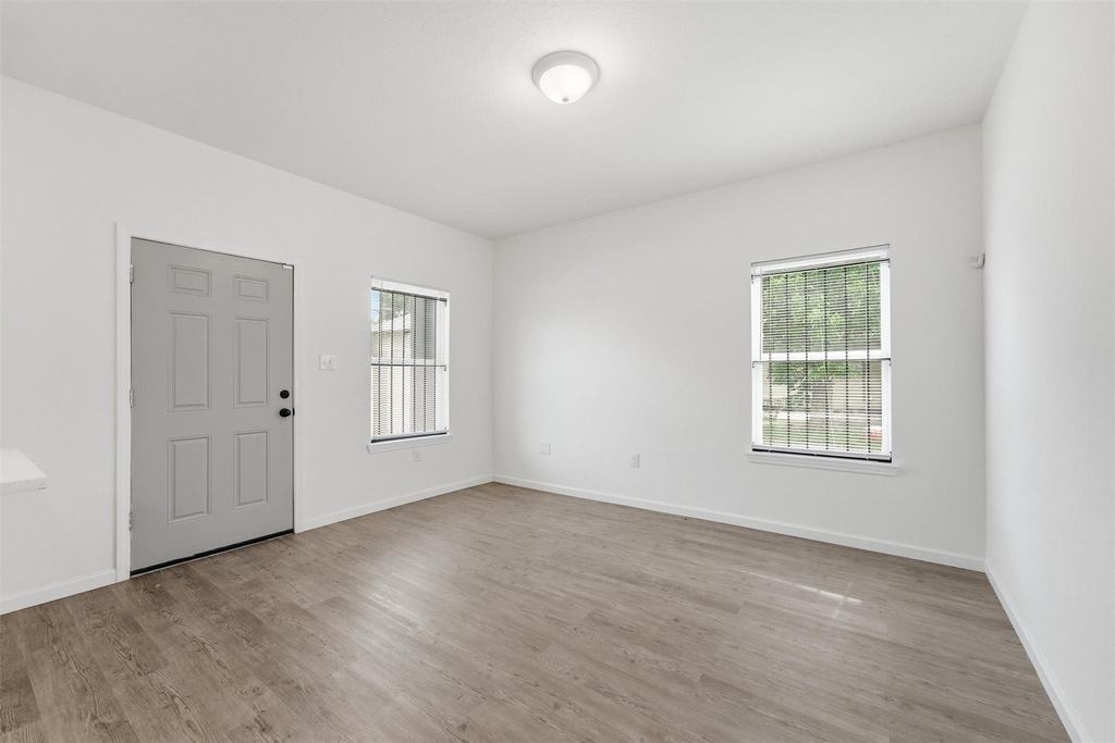 319 N Carolina Street - Photo 5