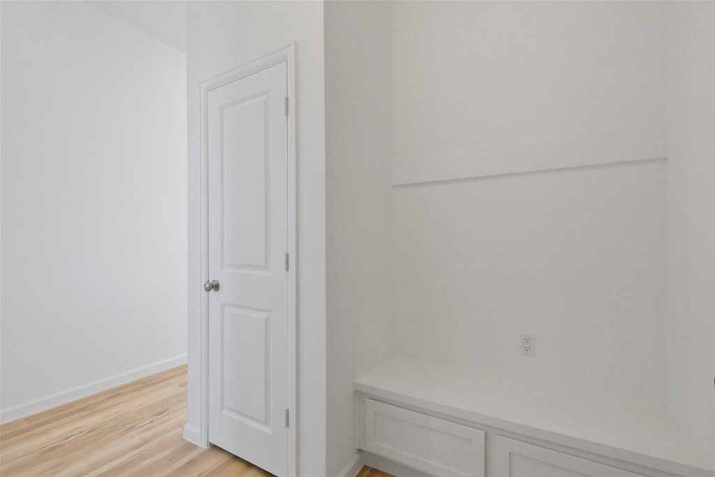 5562 Amber Brook Lane - Photo 12