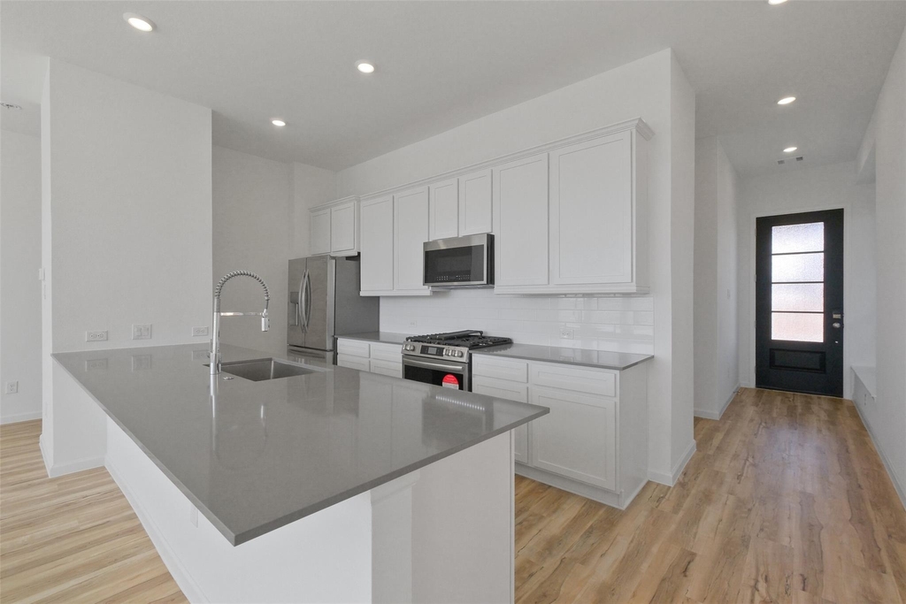 5562 Amber Brook Lane - Photo 10