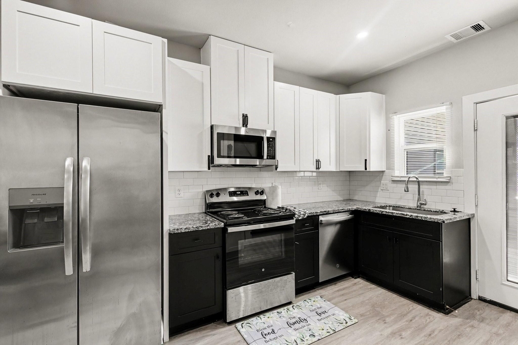 8159 Tate St - Photo 2