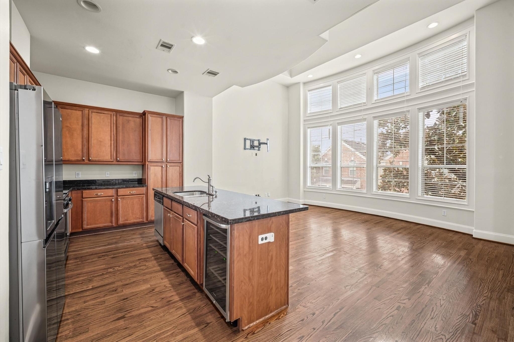 2923 Pease Street - Photo 4