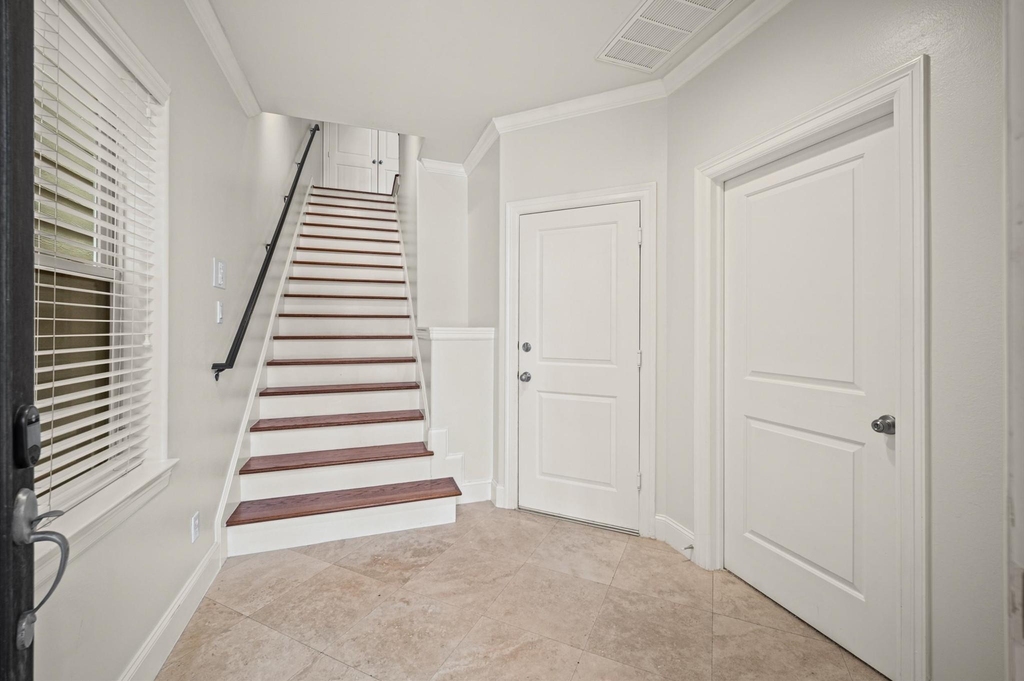 2923 Pease Street - Photo 3