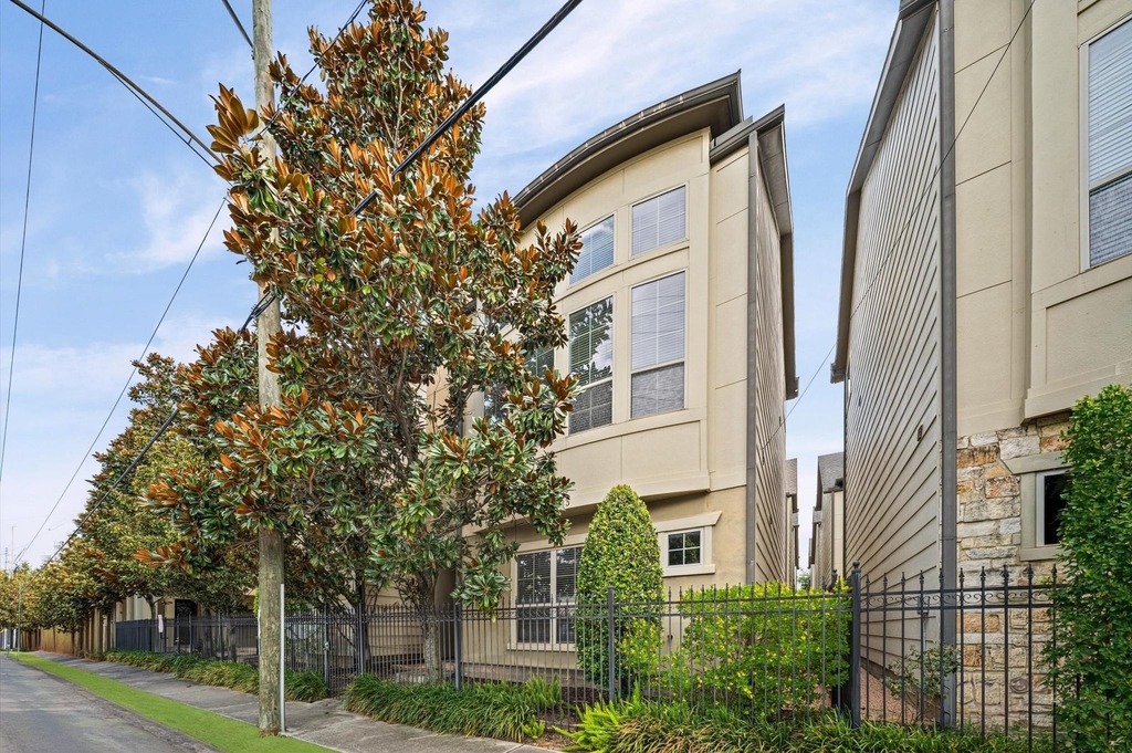 2923 Pease Street - Photo 1