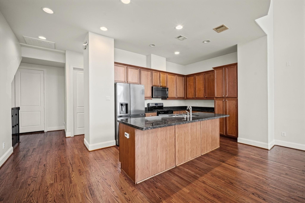 2923 Pease Street - Photo 13