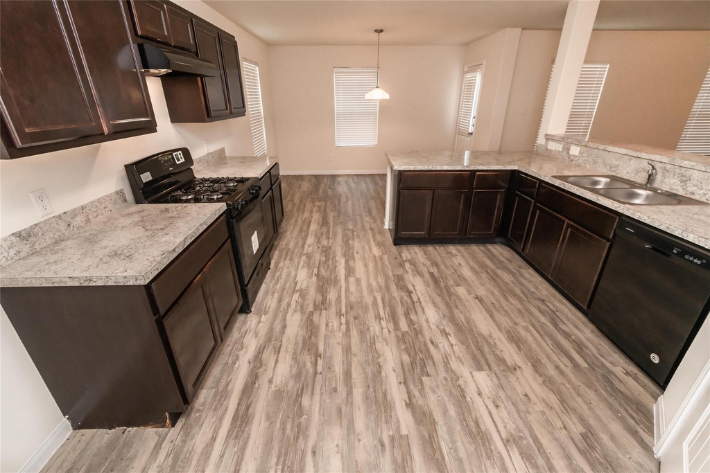 10114 Piave Drive - Photo 4