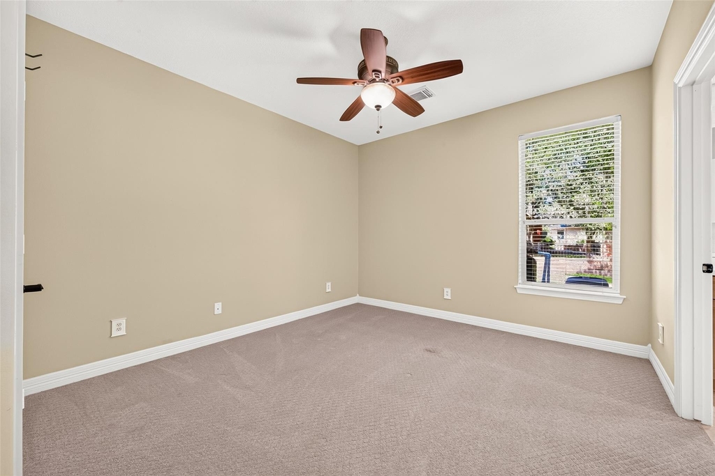 32515 Westminster Drive - Photo 16