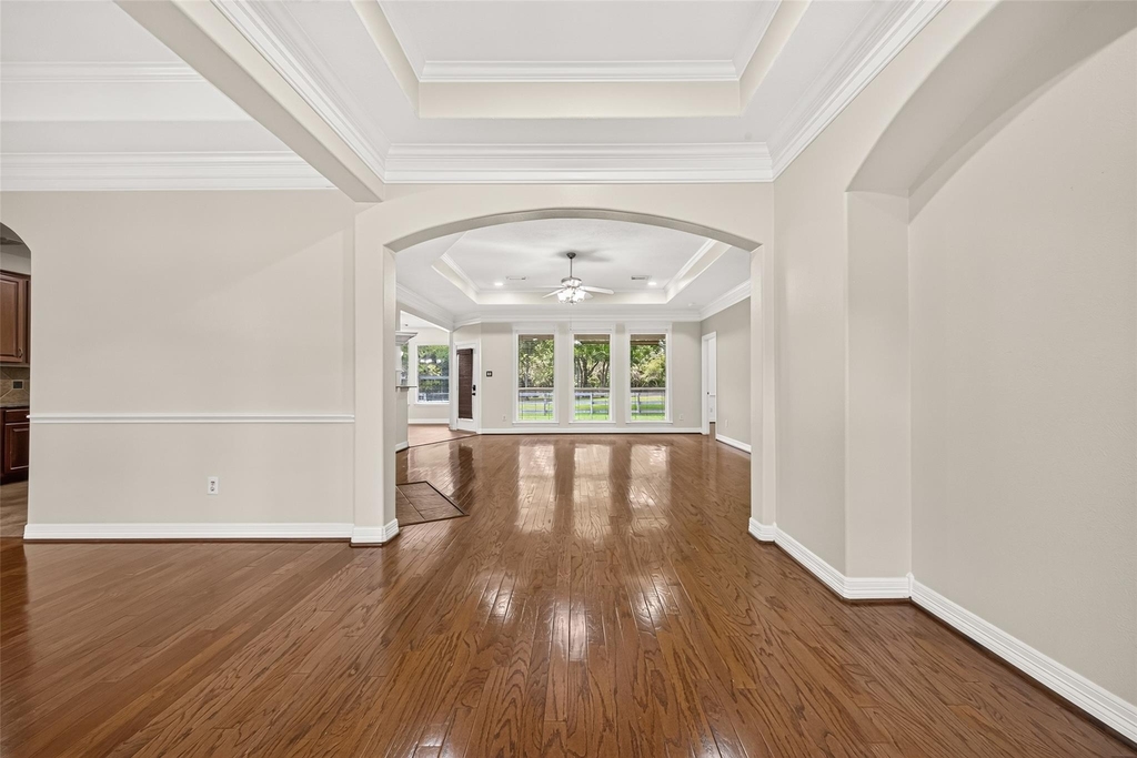 32515 Westminster Drive - Photo 2