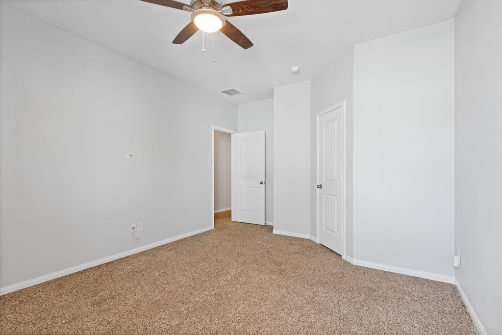 3902 Deledda Drive - Photo 31