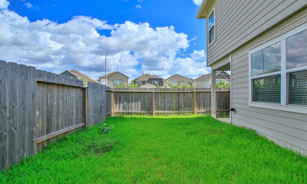 3902 Deledda Drive - Photo 39