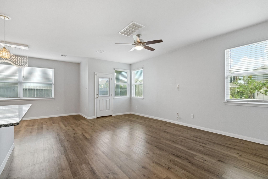 3902 Deledda Drive - Photo 10