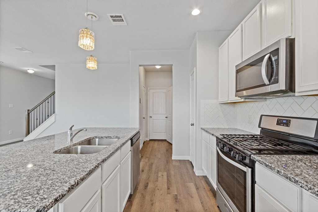 3902 Deledda Drive - Photo 16