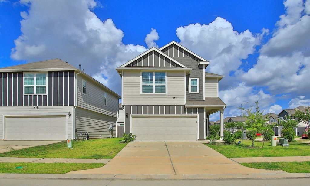 3902 Deledda Drive - Photo 3