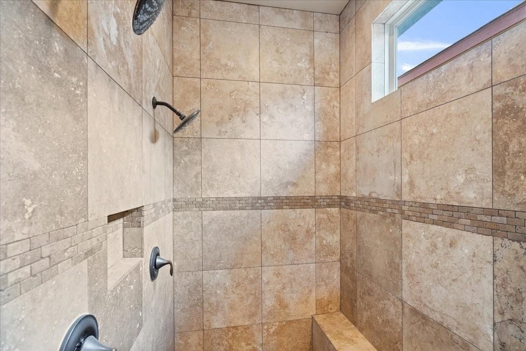 1518 Amundsen Street - Photo 28