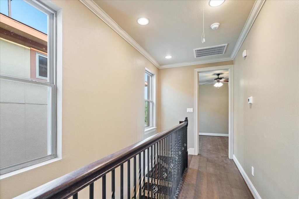 1518 Amundsen Street - Photo 21