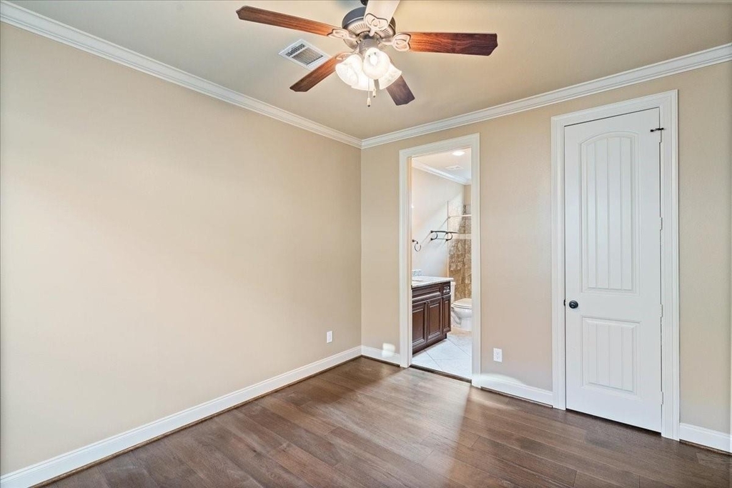 1518 Amundsen Street - Photo 33