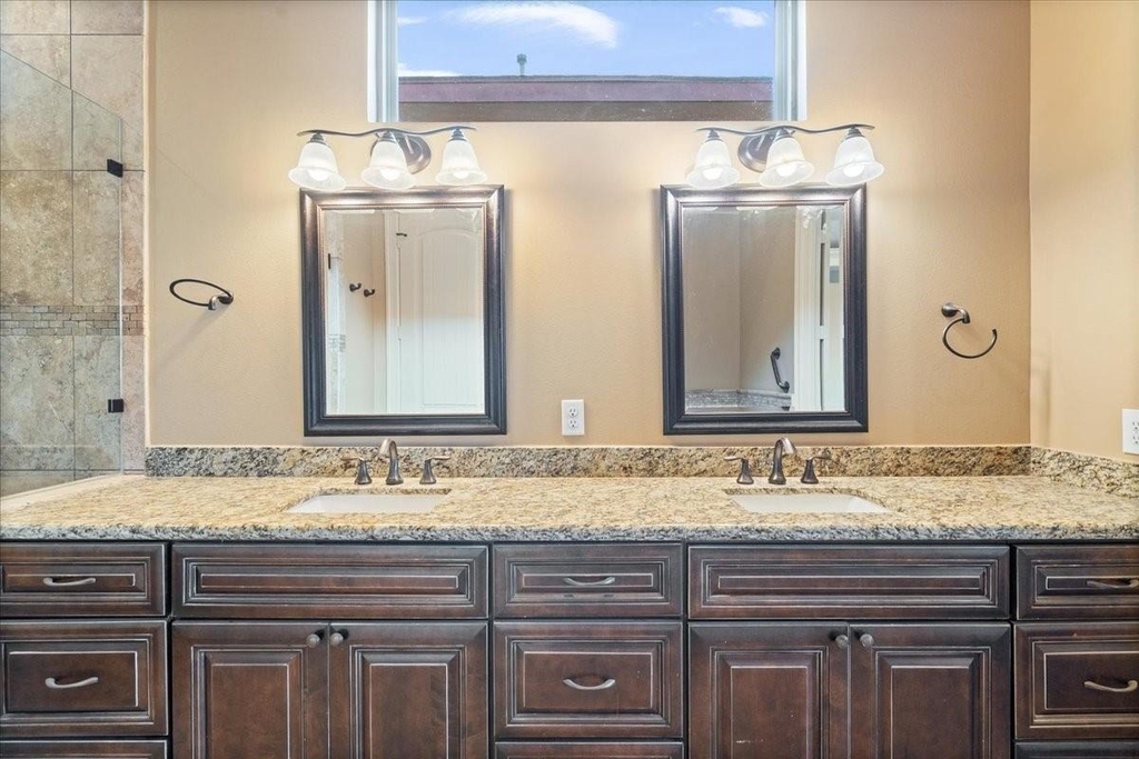 1518 Amundsen Street - Photo 30