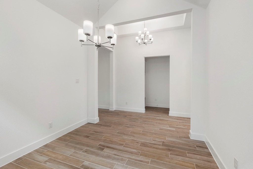 8011 Fenway Heights Drive - Photo 4