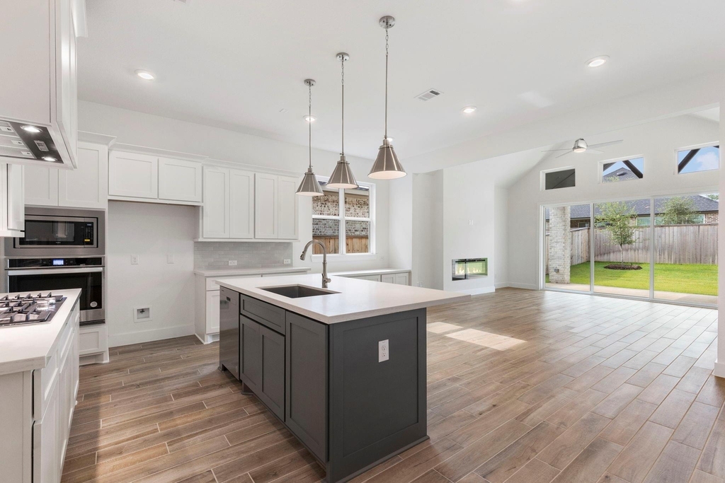 8011 Fenway Heights Drive - Photo 10