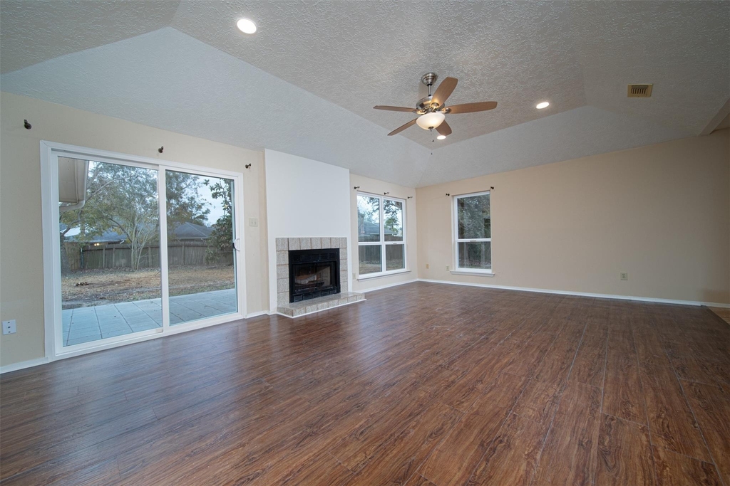 2411 Gunston Ct - Photo 2