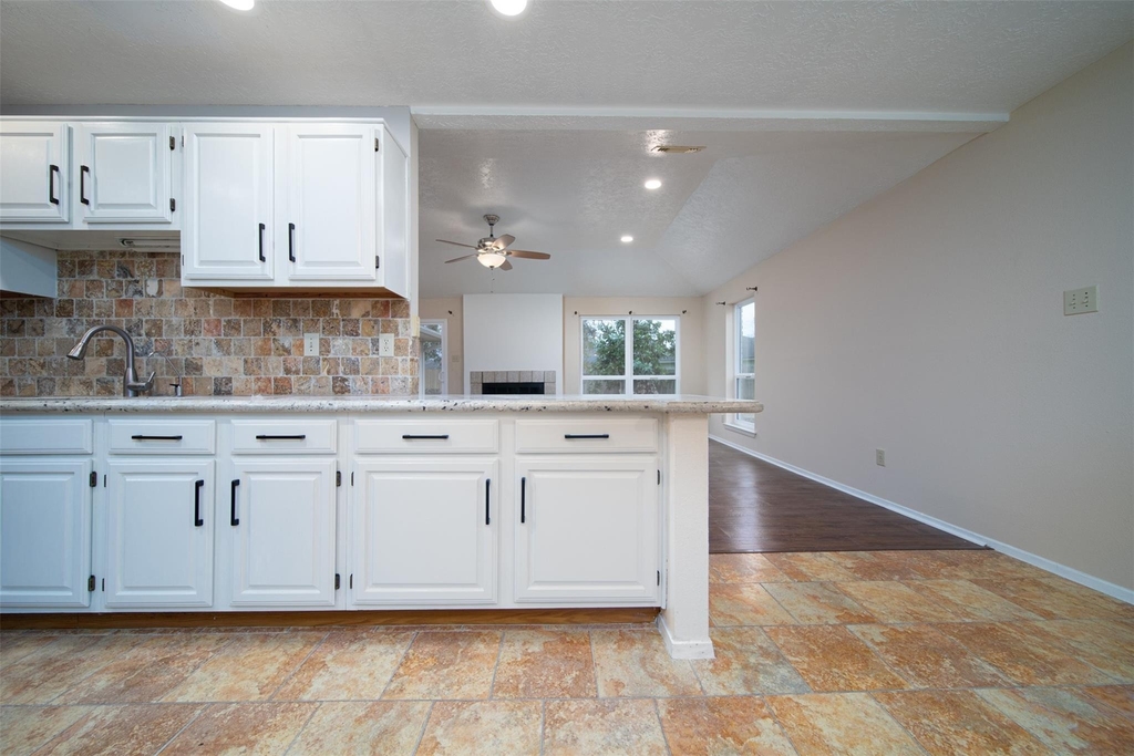 2411 Gunston Ct - Photo 4