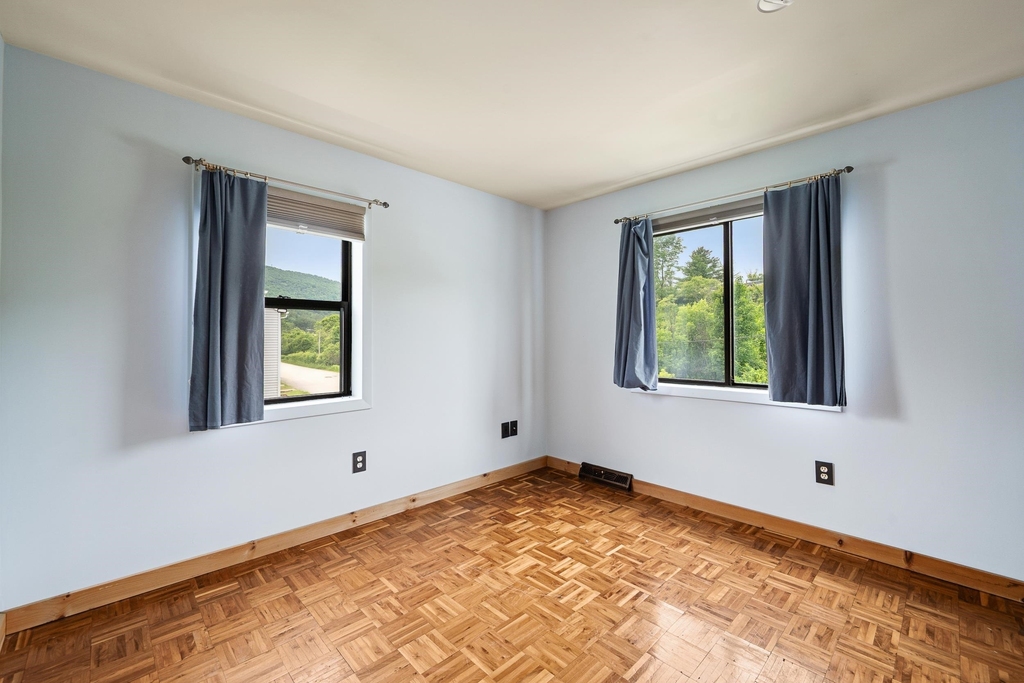 21 Huntington - Photo 16