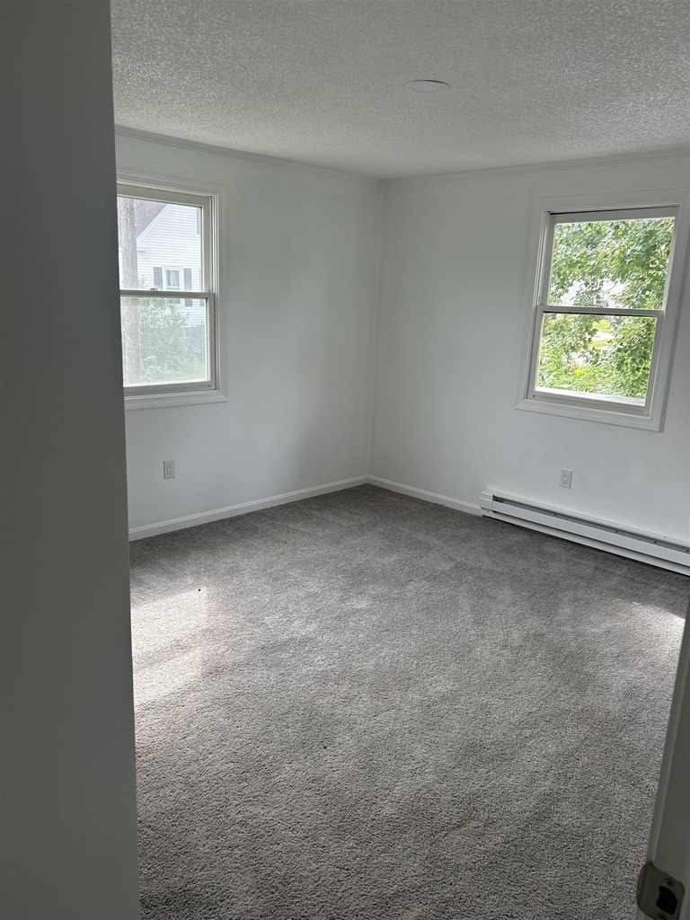 140 Carroll - Photo 2