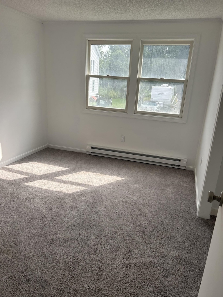 140 Carroll - Photo 1
