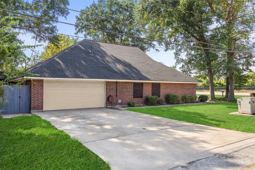 3103 Spring Stuebner Road - Photo 2
