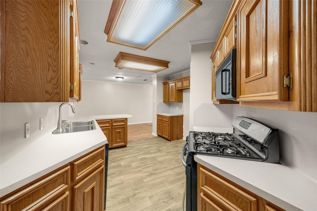 3103 Spring Stuebner Road - Photo 11