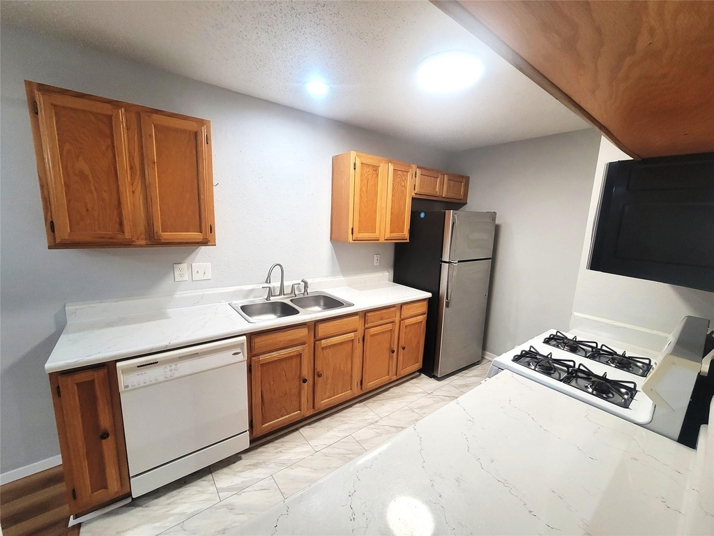 22715 Braken Manor Lane - Photo 6