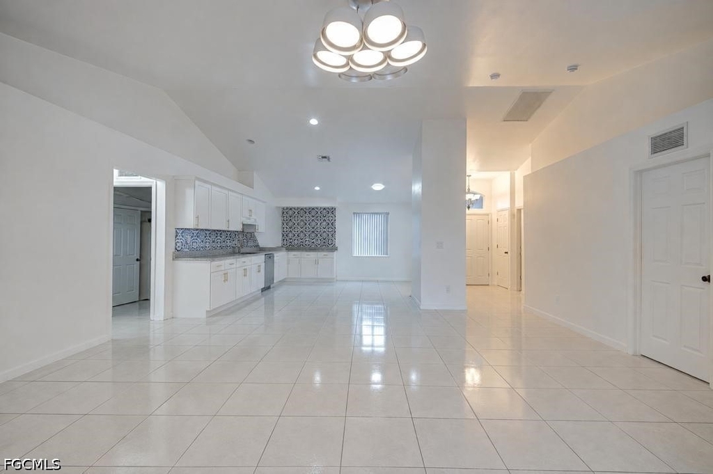 1414 Louis Ave - Photo 0