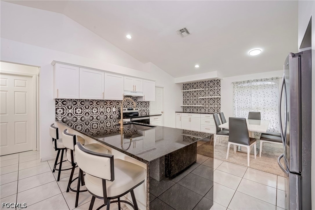 1414 Louis Ave - Photo 3