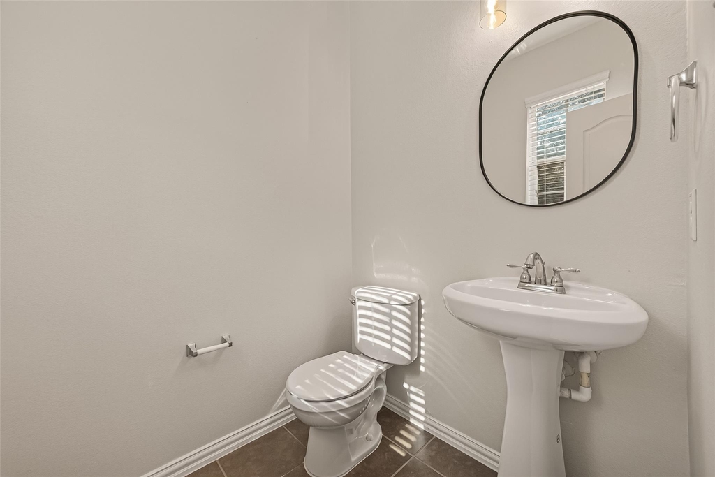 6123 Carver Pines Drive - Photo 8