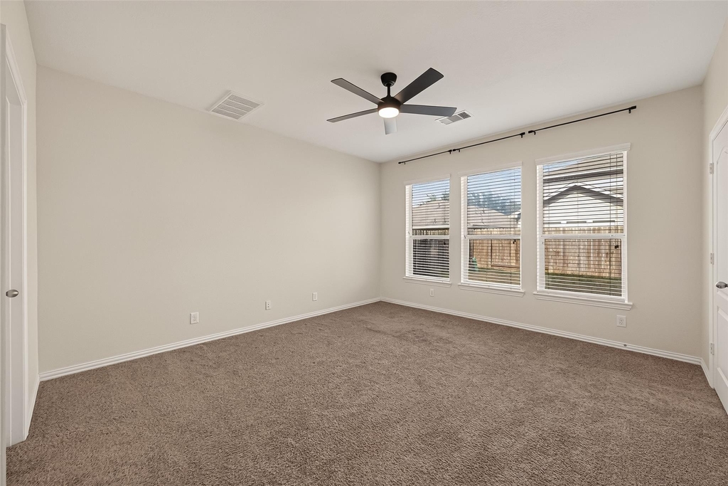 6123 Carver Pines Drive - Photo 16