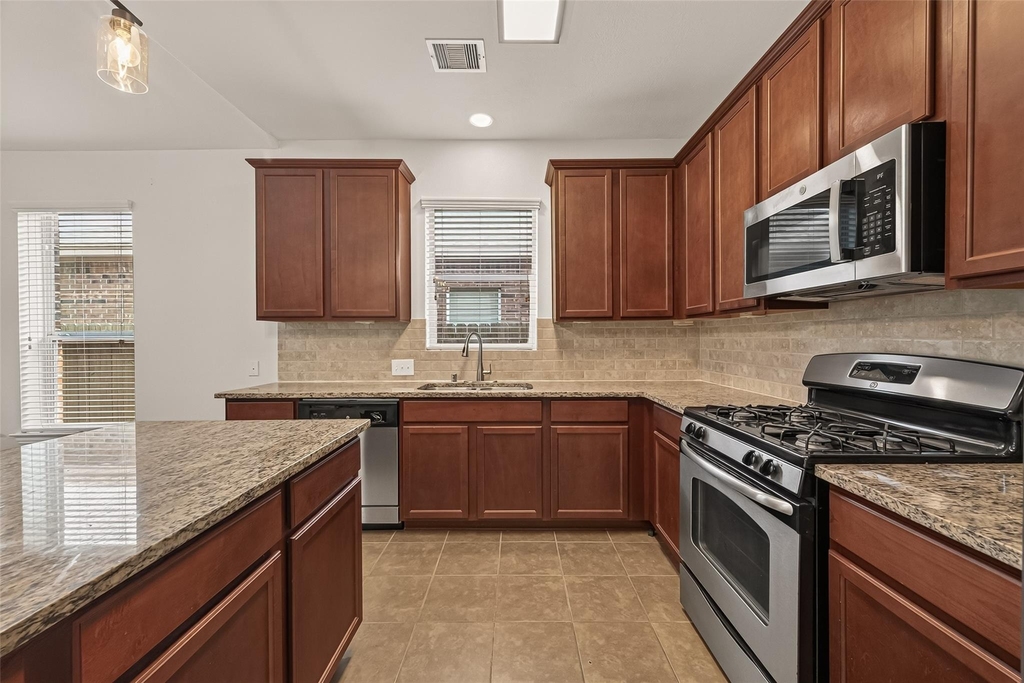 6123 Carver Pines Drive - Photo 3