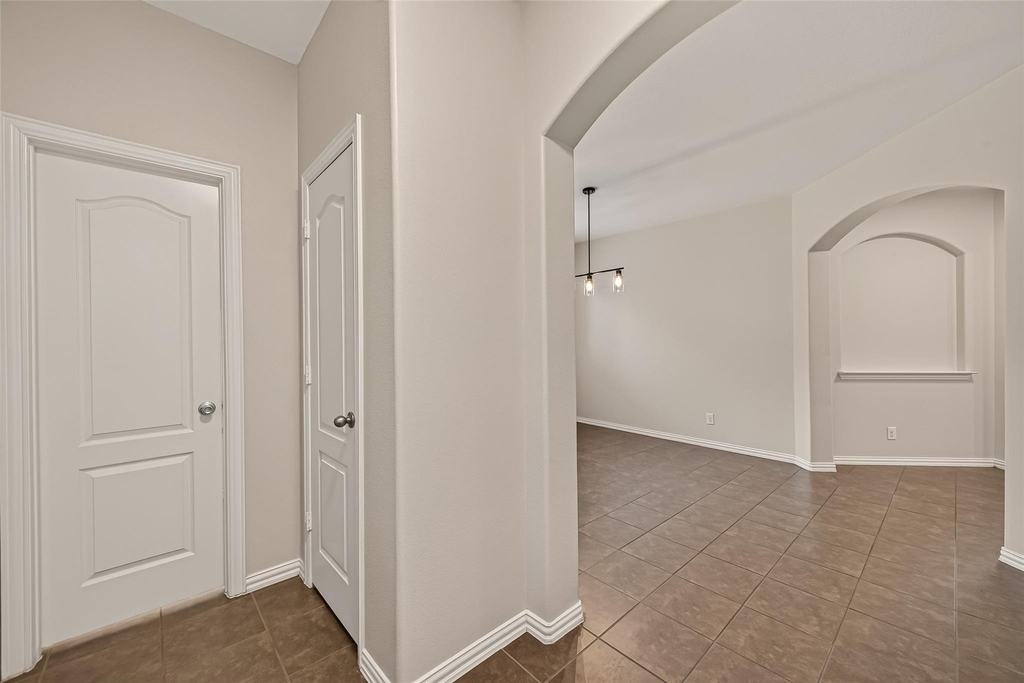 6123 Carver Pines Drive - Photo 4