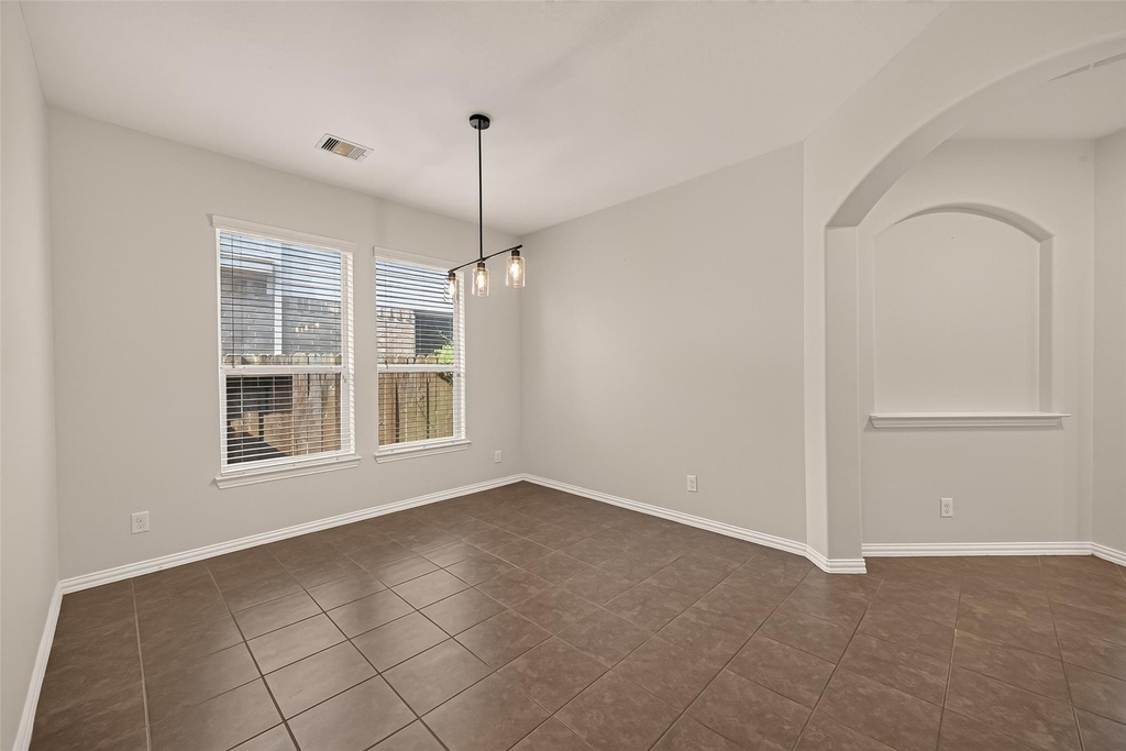 6123 Carver Pines Drive - Photo 5