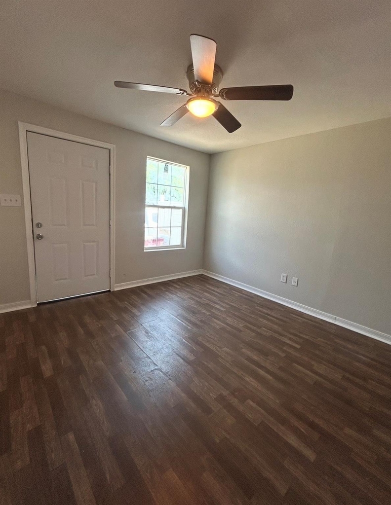 727 W 6th Unit 1 Street - Photo 4