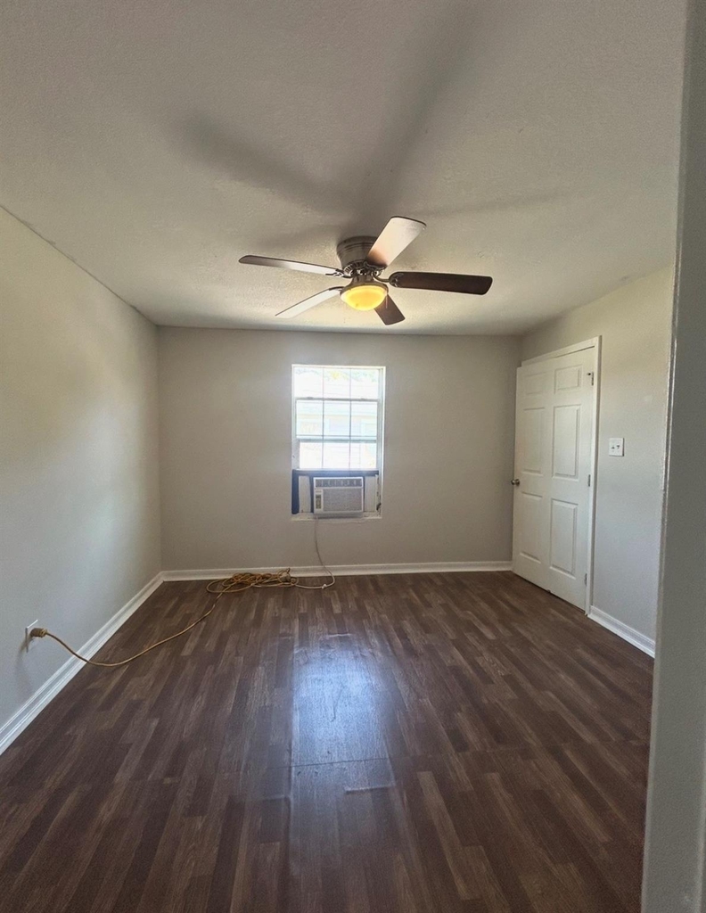 727 W 6th Unit 1 Street - Photo 8