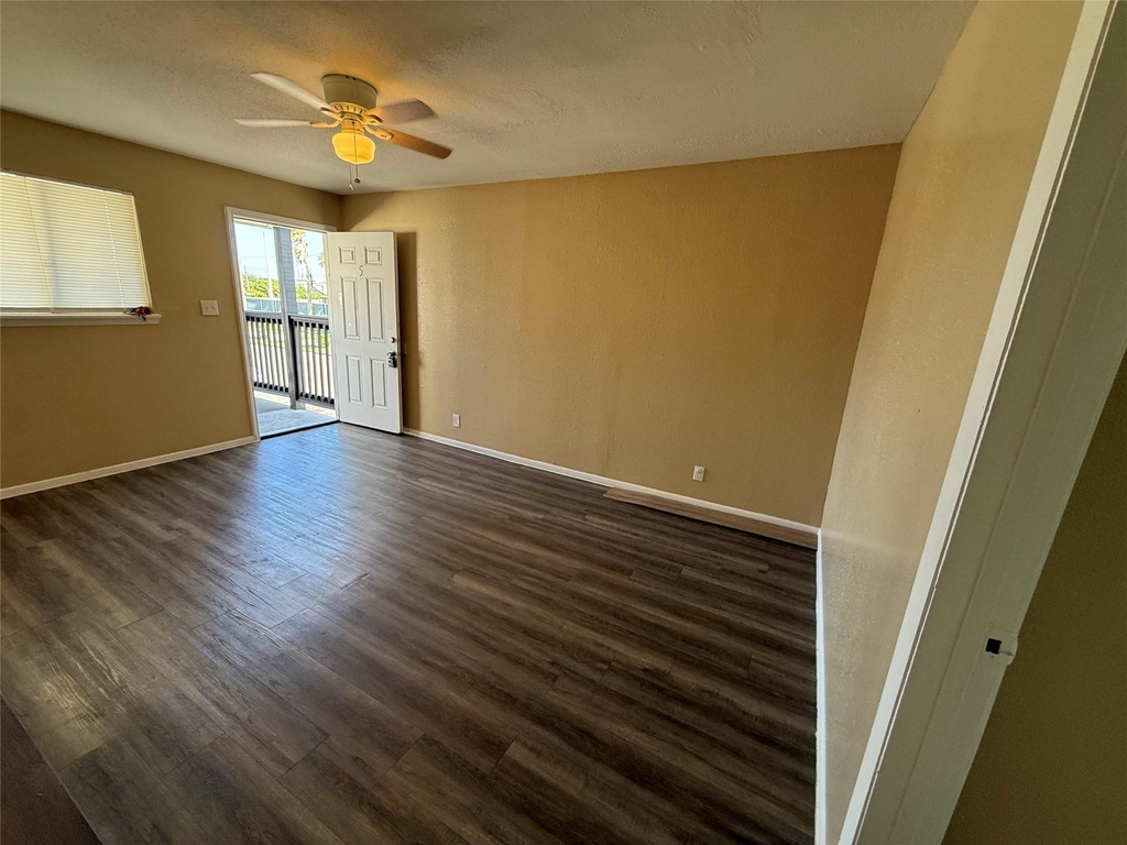 2716 Avenue Q - Photo 6