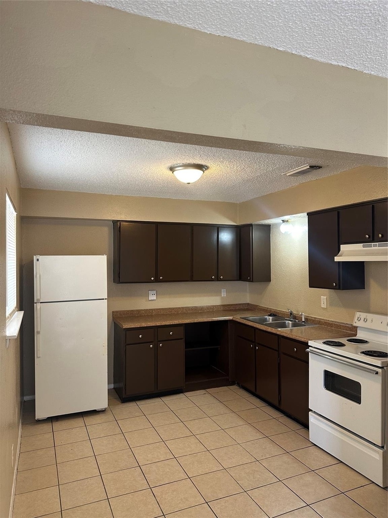 2716 Avenue Q - Photo 5