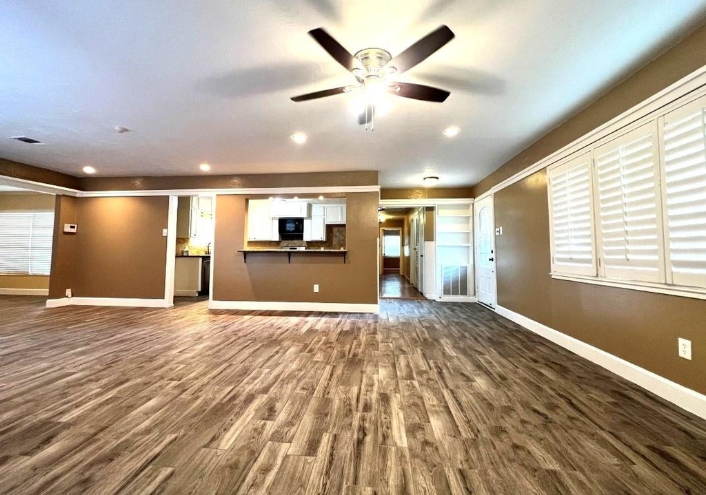 1430 Freedonia Drive - Photo 6
